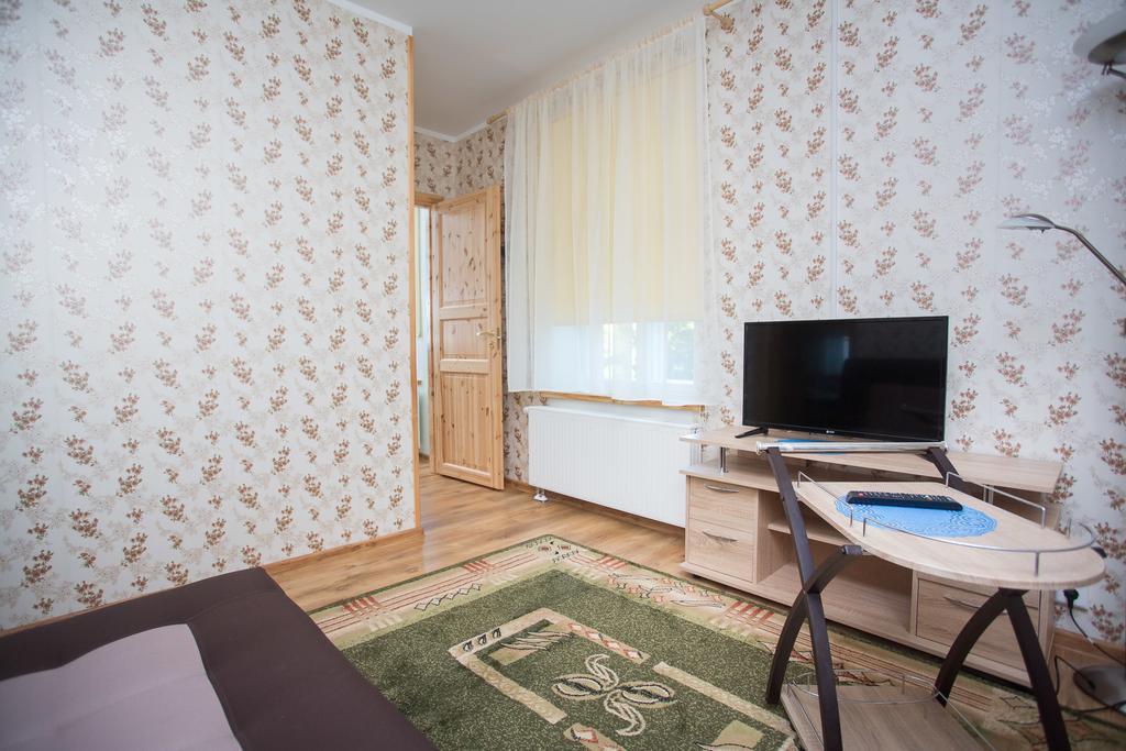 Katariina Guesthouse รักเวเร ภายนอก รูปภาพ